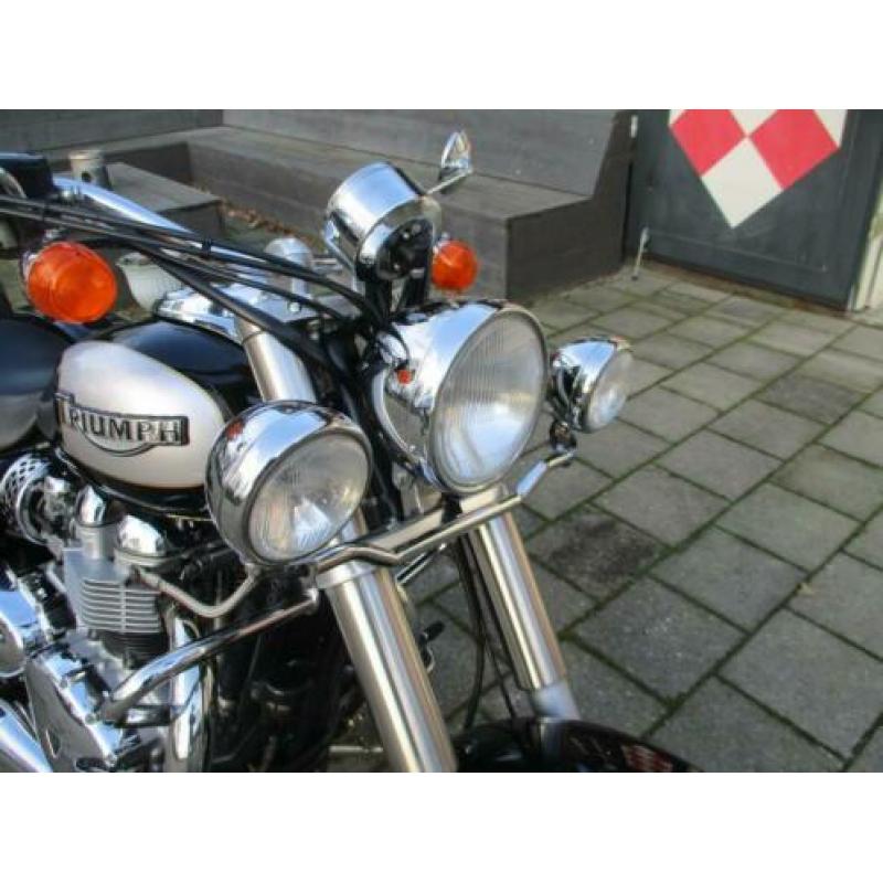 Triumph AMERICA (bj 2004)