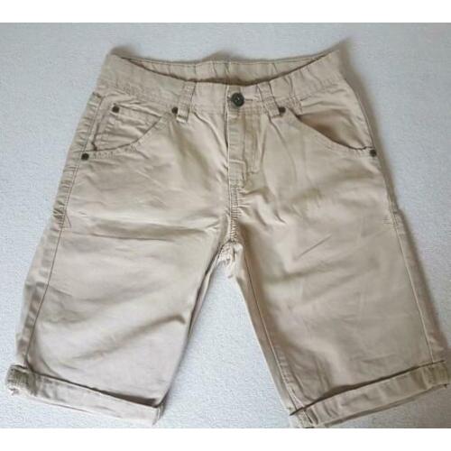 We beige korte broek maat 146