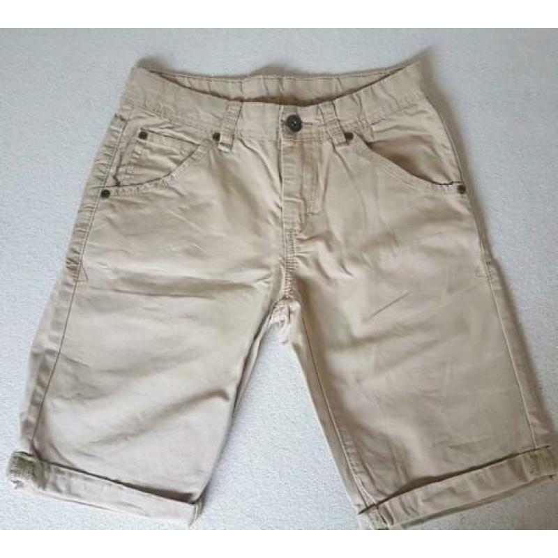 We beige korte broek maat 146