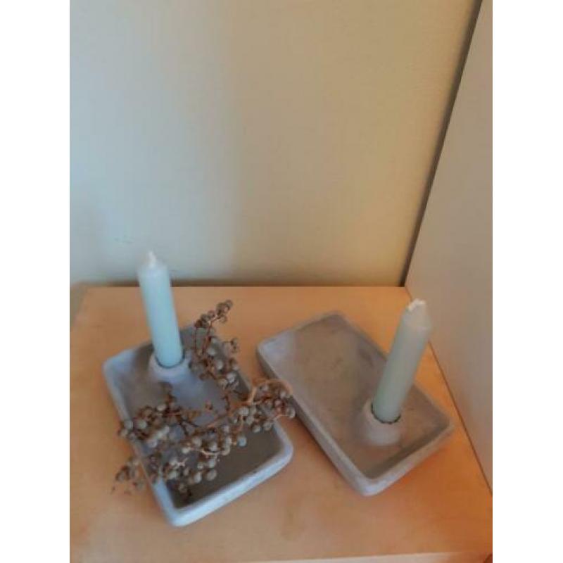 Set van 5 metalen kandelaars