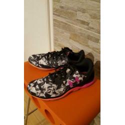 Sportschoenen dames Under armour, maat 40.