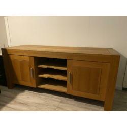 Dressoir en tafeltjes te koop