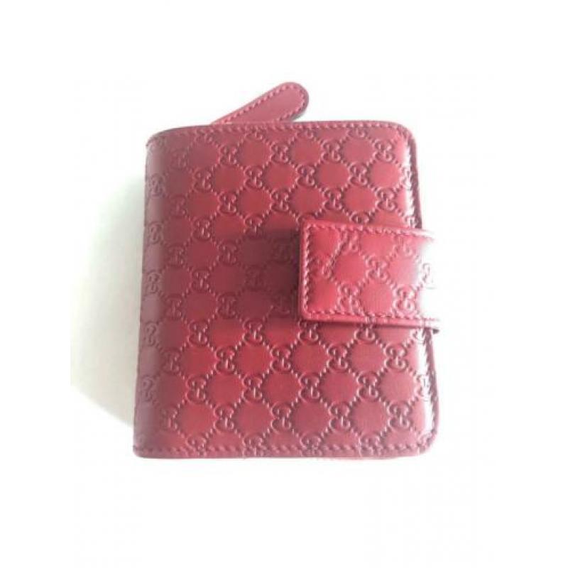 Gucci wallet red
