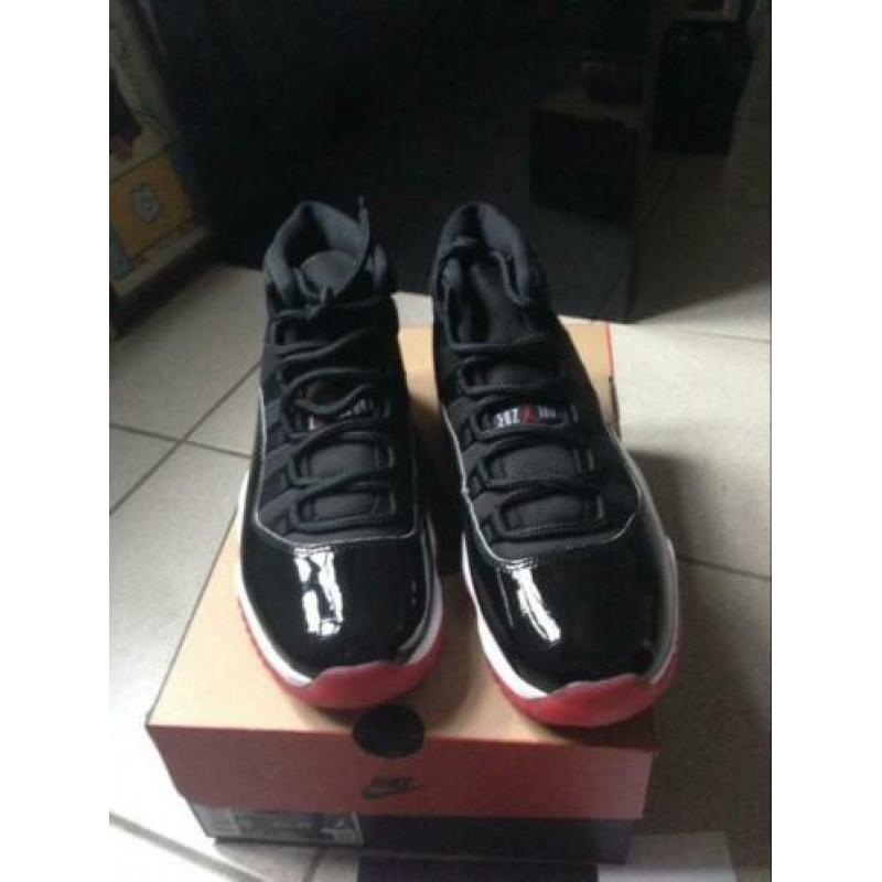 Nike air Jordan 11 black red