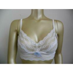 Nieuw setje van Btemptd, bralette maat M en string maat M