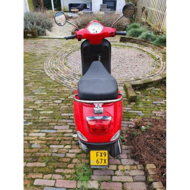 Vespa LX50 4t scooter rood