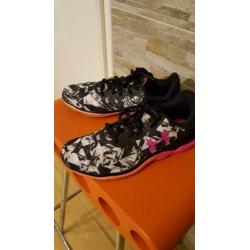Sportschoenen dames Under armour, maat 40.