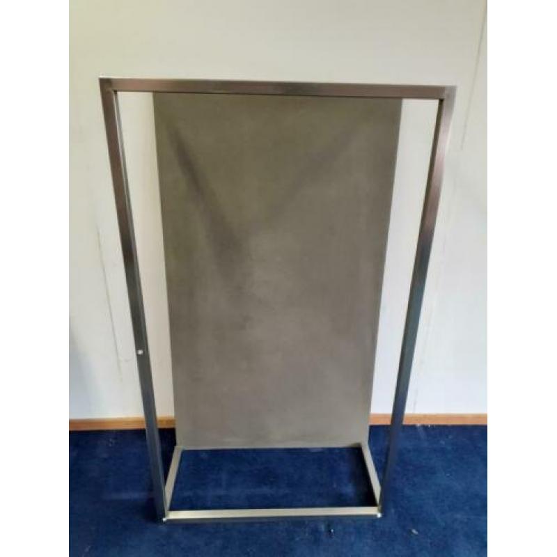 Metaform S-16 salontafel, niet beschadigd.