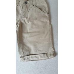 We beige korte broek maat 146