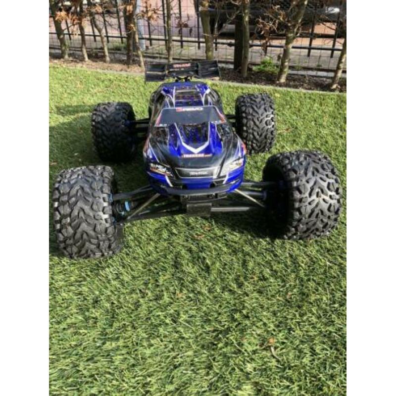 Traxxas E-Revo 1:8 brushless met Mamba monster ESC