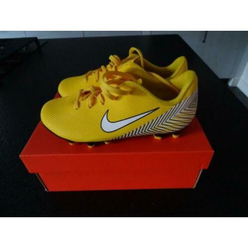 NIEUW Kids voetbalschoenen Nike Vapor 12 Academy / Mt 28 1/2