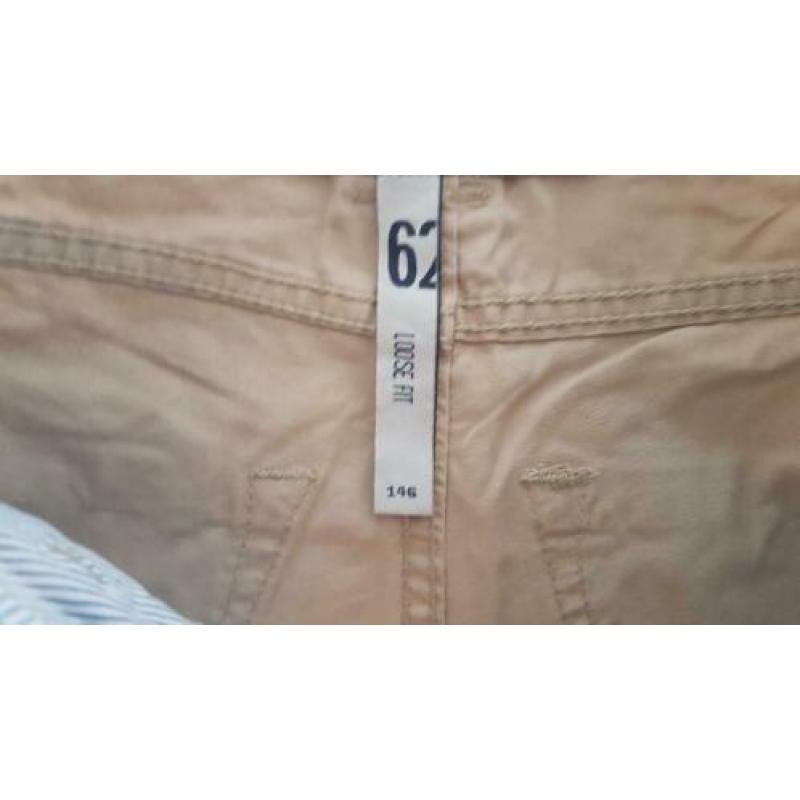 We beige korte broek maat 146