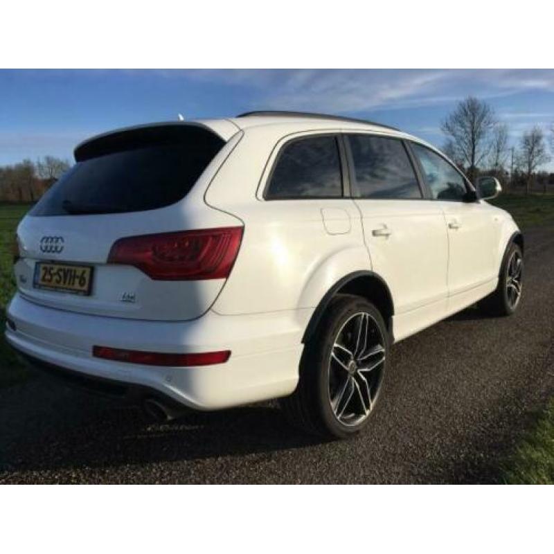 Audi Q7 3.0 TDI clean dsl quattro S-line 7p pano