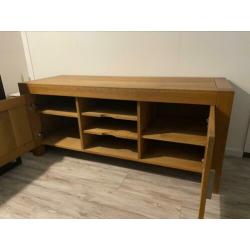 Dressoir en tafeltjes te koop