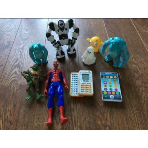 Set van diverse speelgoed (Spiderman en ninja turtle=weg)