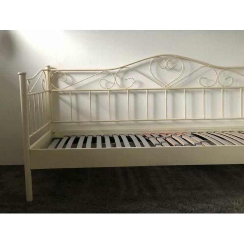 Metalen crème wit bed incl lattenbodem 90x200