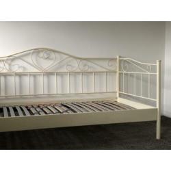 Metalen crème wit bed incl lattenbodem 90x200