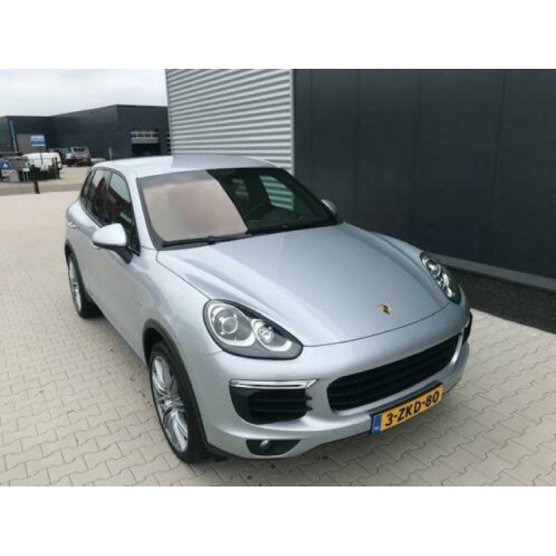 Porsche Cayenne 3.0 S E-Hybrid (bj 2015, automaat)