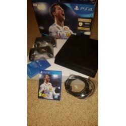PS4 1TB + SONY DUALSHOCK 4 Zwart IN PLASTIC + DOOS