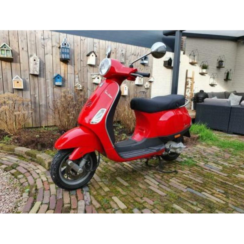Vespa LX50 4t scooter rood
