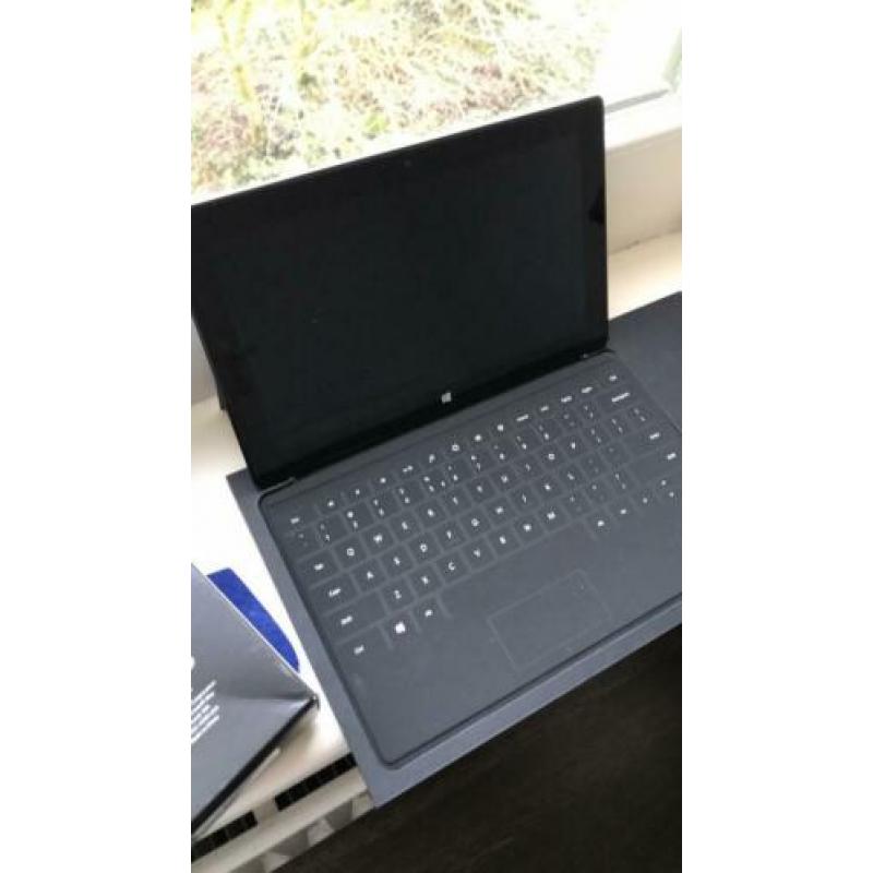 Te koop! Windows surface RT 64GB + sensortoetsenbord