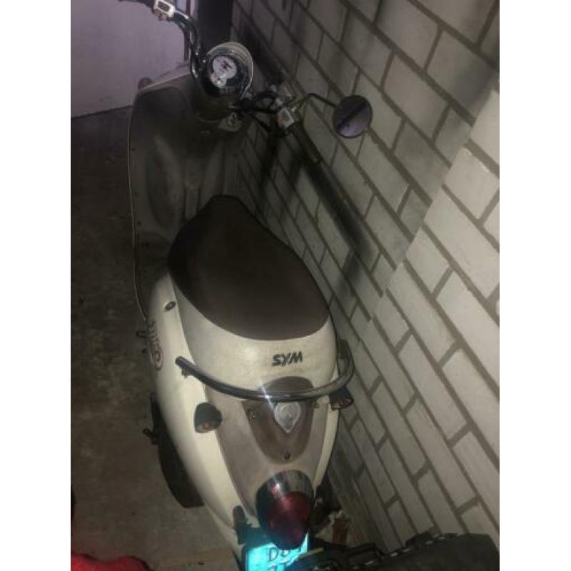 Sym mio50