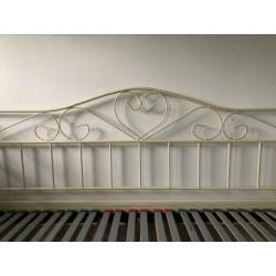Metalen crème wit bed incl lattenbodem 90x200