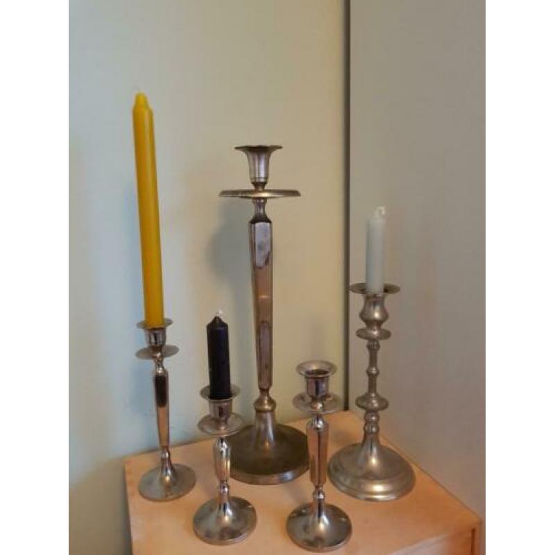 Set van 5 metalen kandelaars