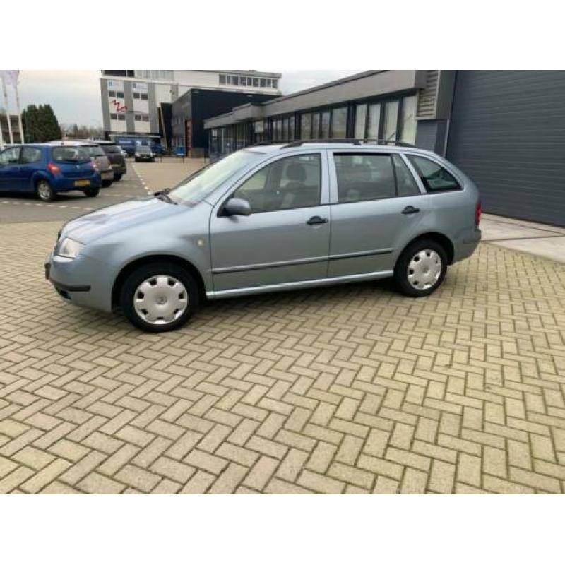Skoda Fabia Combi 1.4 Comfort Mooie nette auto km nap