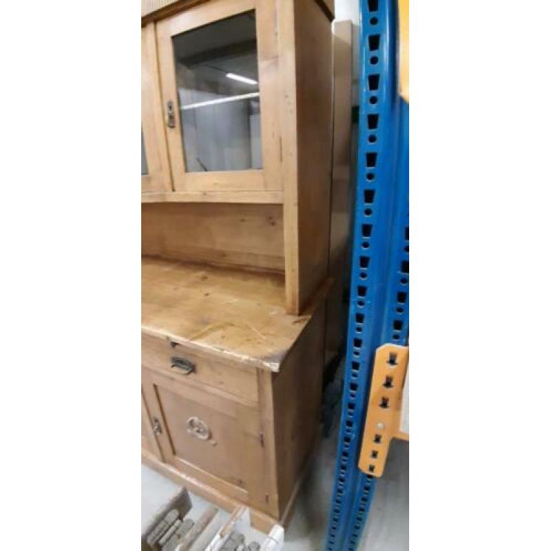 Buffetkast van lichtbruin teak