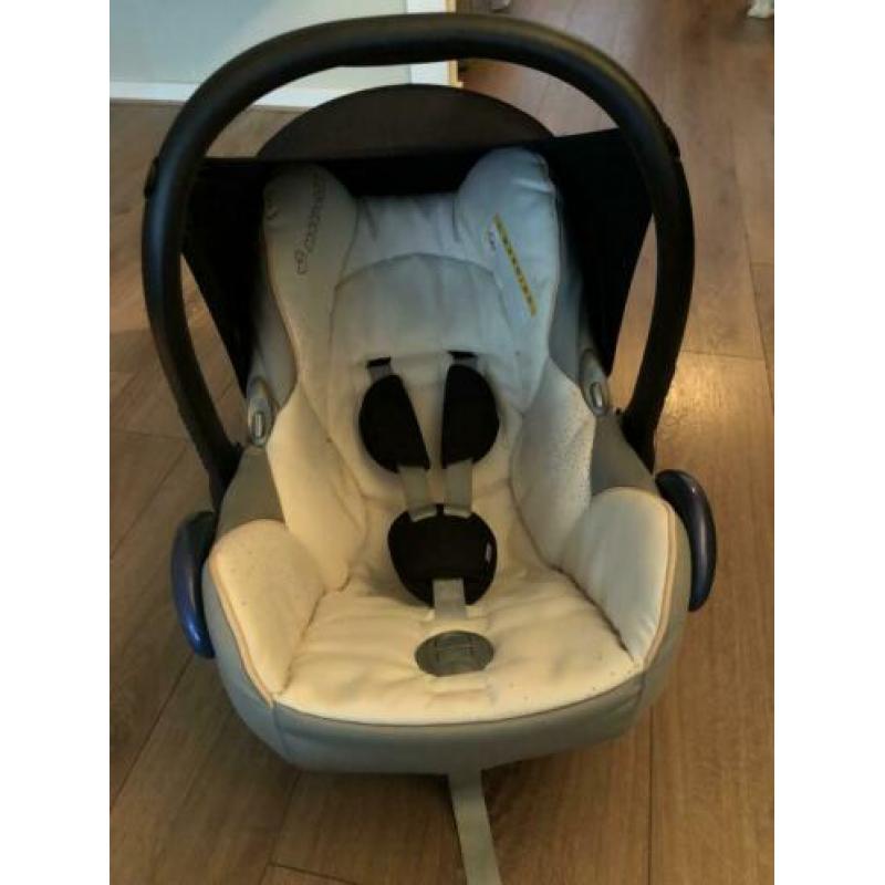 Autostoel baby maxicosi cabriofix met voetenzak & verkleiner