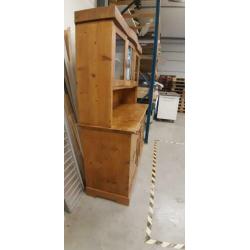 Buffetkast van lichtbruin teak