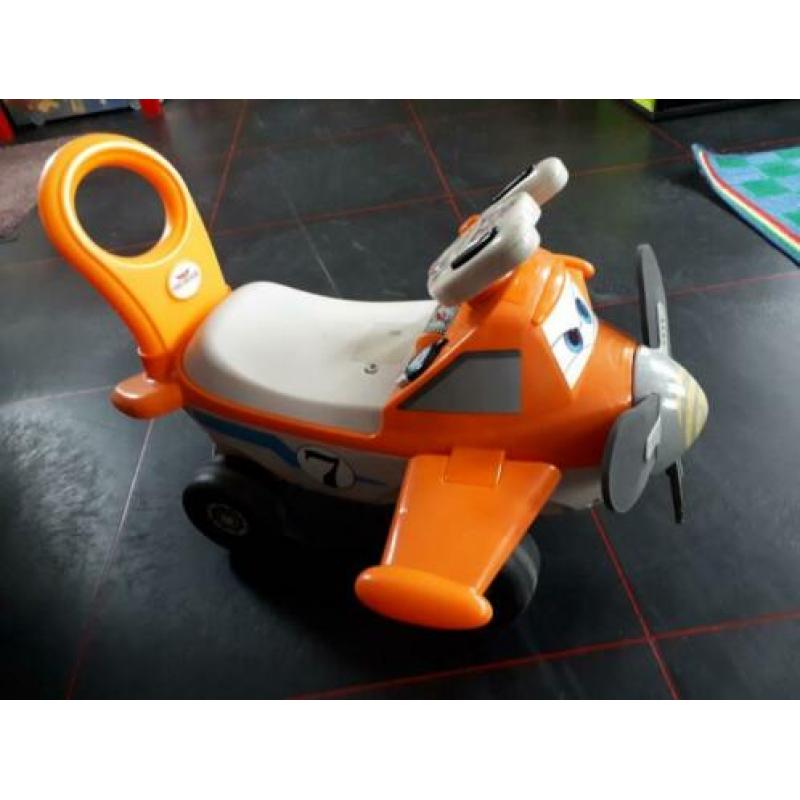 Planes Dusty, Loopauto met Licht en Geluid