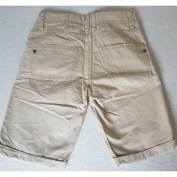 We beige korte broek maat 146
