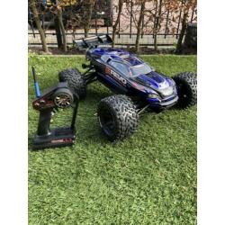 Traxxas E-Revo 1:8 brushless met Mamba monster ESC