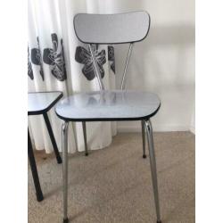 Vintage formica stoel met tafeltje