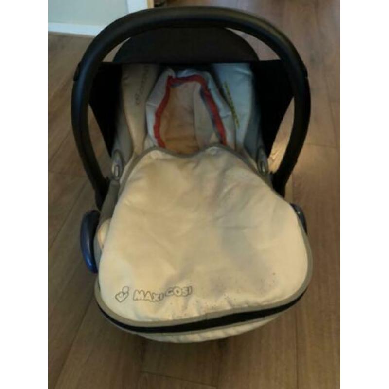 Autostoel baby maxicosi cabriofix met voetenzak & verkleiner