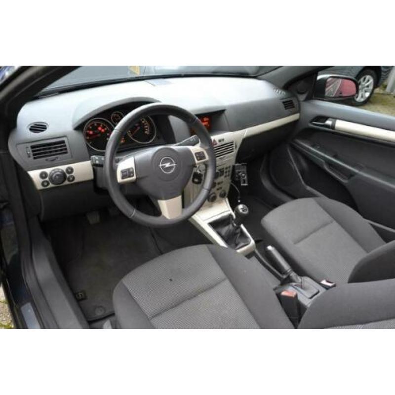 OPEL Astra Twintop TwinTop 1.8 16V Airco/NAP/Cruise/18"