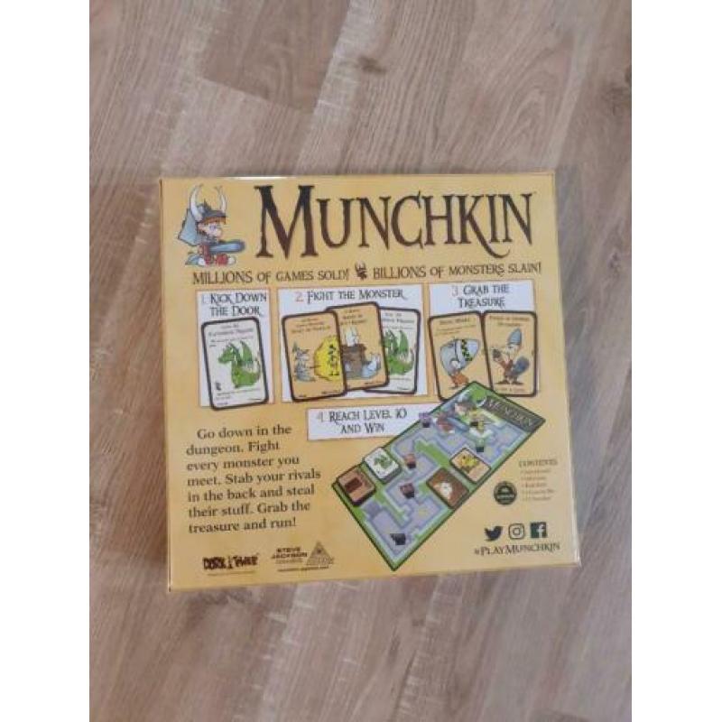 Munchkin Deluxe Sealed (English Version)