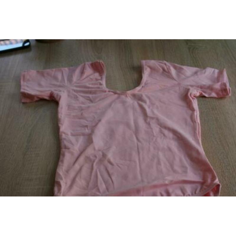 Nieuw Instep balletpakje maat 4 (=168) roze rond