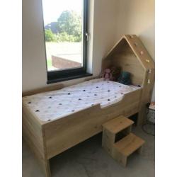 Veel soorten kinderbedden op maat! van stevig eikenhout