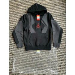 Jordan x Off-White hoodie maat S