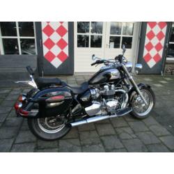 Triumph AMERICA (bj 2004)