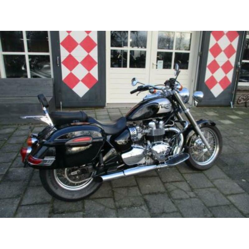 Triumph AMERICA (bj 2004)