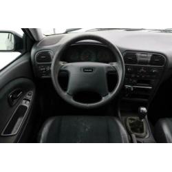 Volvo V40 1.8 | Airco | Trekhaak | Half leder/stof | Cruise
