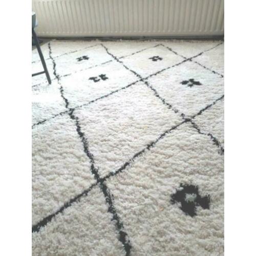 Groot Veramin vloerkleed 200x 290 met bloemen motief
