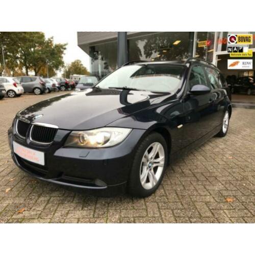 BMW 3-serie Touring 318i Business Line Trekhaak, Navigatie,