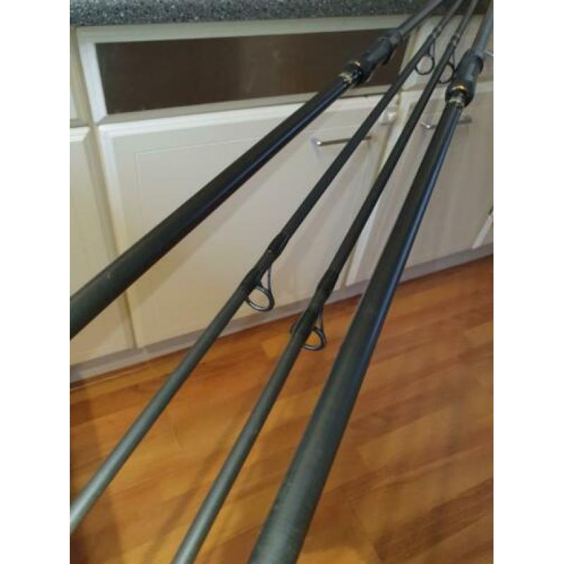 2x Shimano alivio 12ft-2.5lb