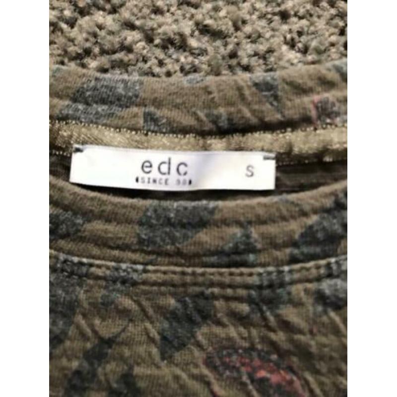 EDC sweater grijs/groen met rood blaadje maat S