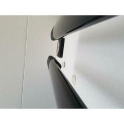 Harman Kardon speakers op zuilen